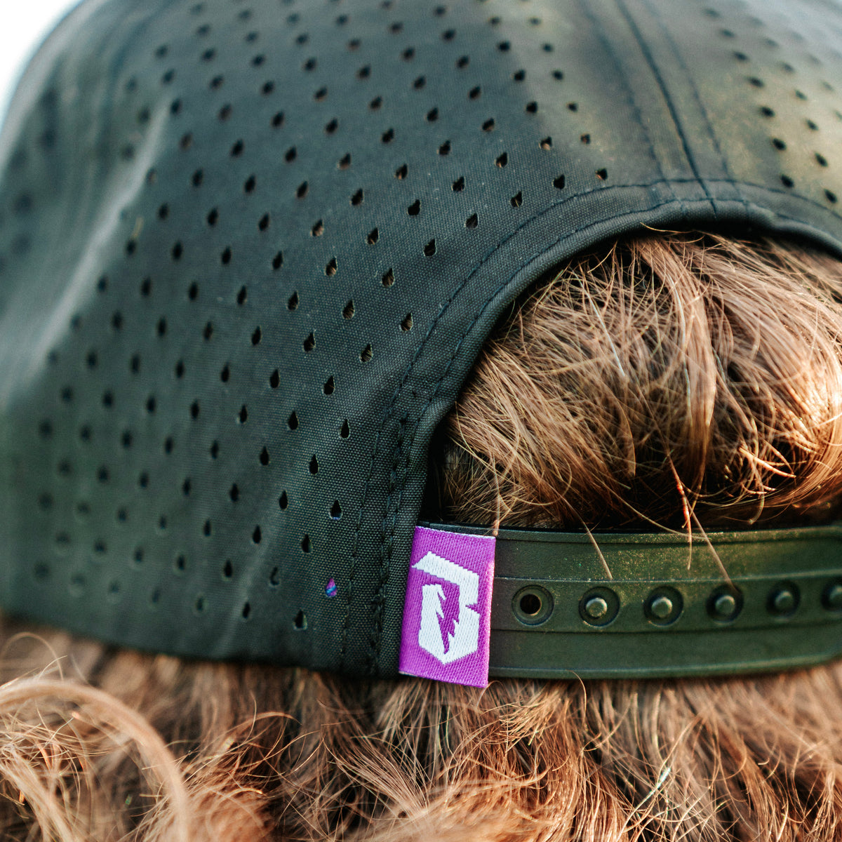 Black Crest Hat