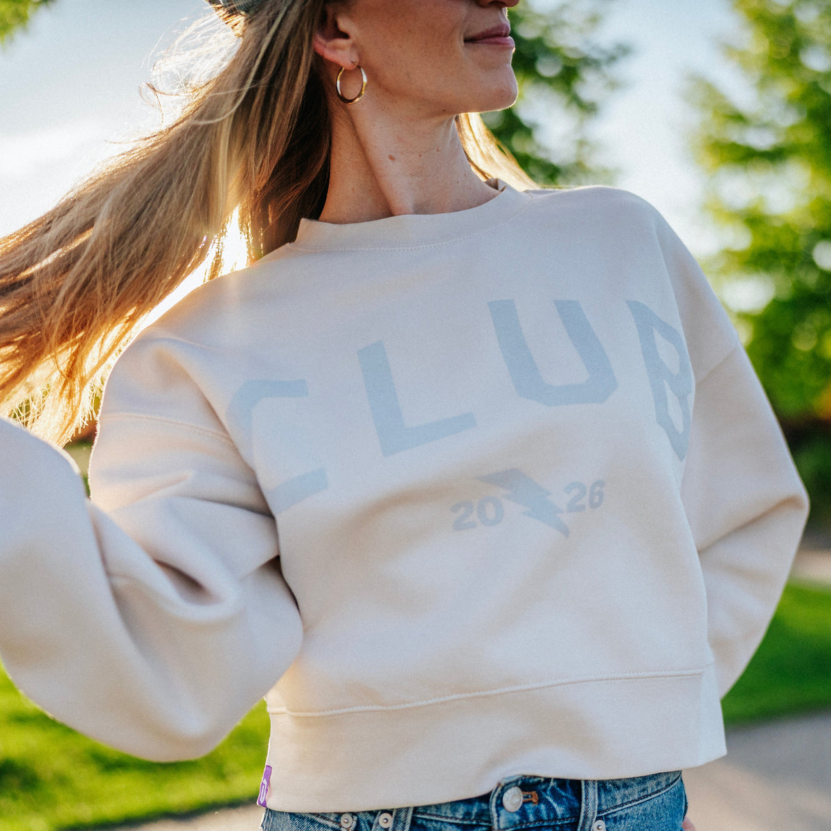 Club Printed Womens Cropped Crewneck